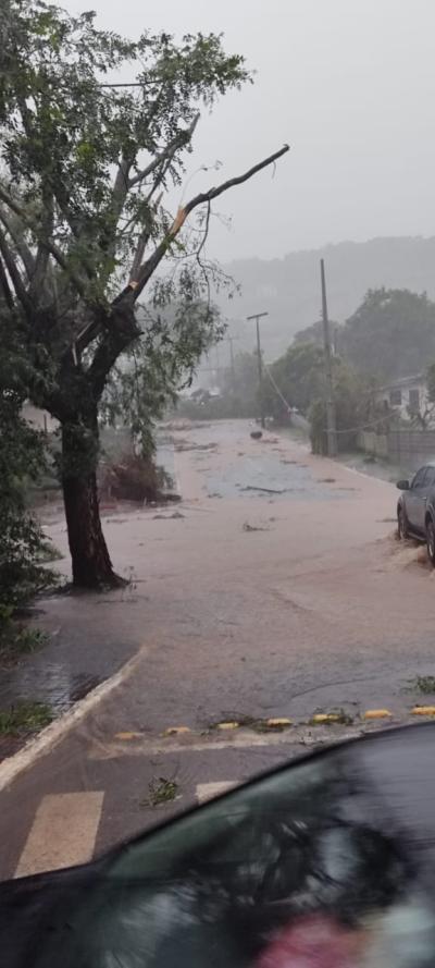 Fortes Chuvas causam estragos em Nova Laranjeiras (23/02)